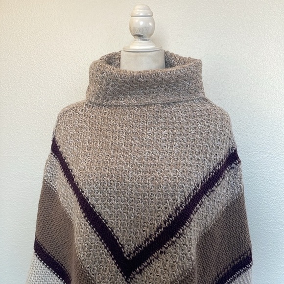 Old Navy - Cowl Neck Poncho - Picture 2 of 6